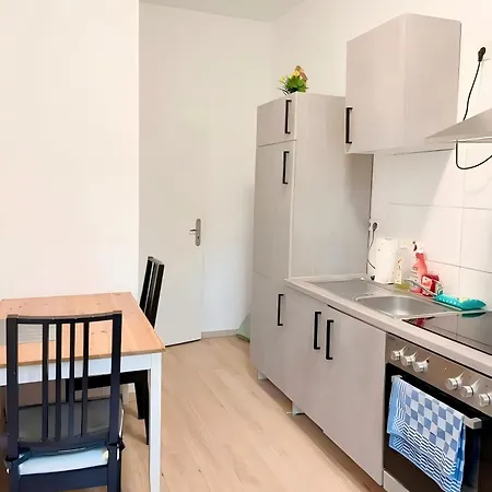 Apartment Cozy 2-bedroom With Kitchen *