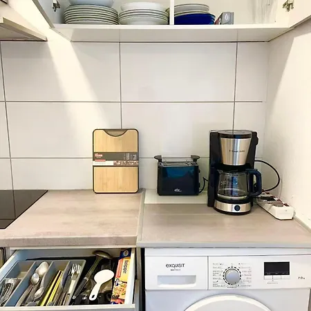 Cozy 2-bedroom With Kitchen