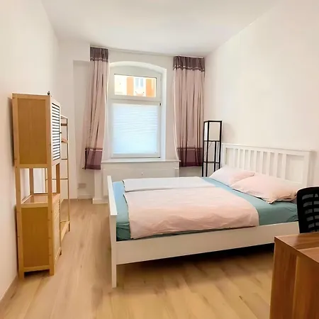Cozy 2-bedroom With Kitchen Apartment Düsseldorf